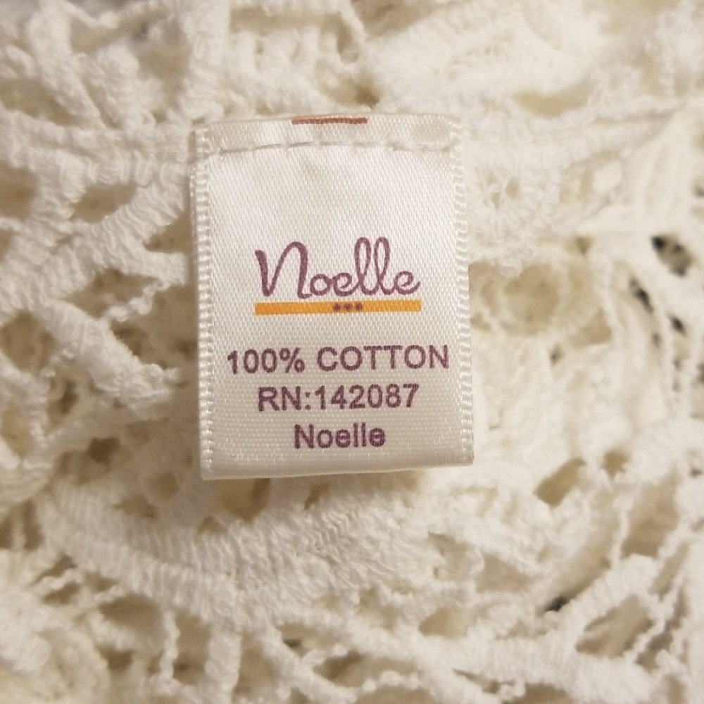 NOELLE white lace top - Picture 4 of 4